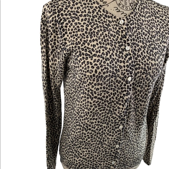 * August silk women’s medium leopard sweater - Picture 4 of 9
